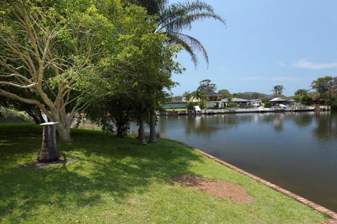 LAKE HOUSE ON ELOUERA - Accommodation Australia 0