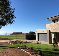 Lake Resort on Black Bull - Australia Shopping