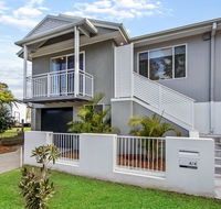 Lakefront Peace Apartments - Australia Shopping