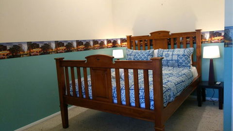 Large 6-Bedroom House With Wifi & Netflix Close To Singleton CBD Hunter Valley - Accommodation Australia 3