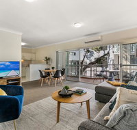 Large and Airy Unit in Quiet Riverside Suburb - Local Tourism