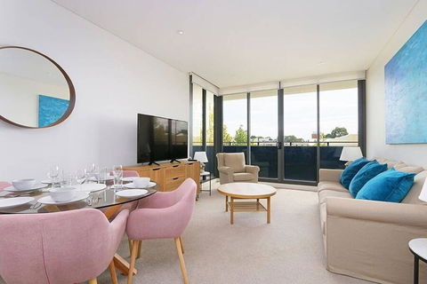Large Modern 2 Bedroom Apartment Near Lake Claremont - Australia Shopping 0
