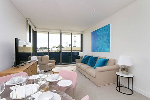 Large Modern 2 Bedroom Apartment Near Lake Claremont - Australia Shopping 1