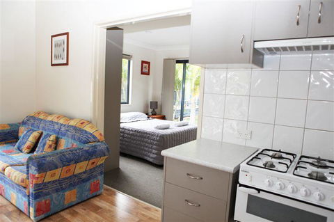 Lazy Acres Caravan Park - Local Tourism 2