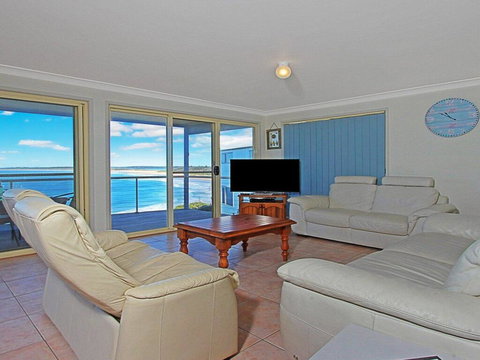 Le Vista - Panoramic Views Looking South - Australia Shopping 1