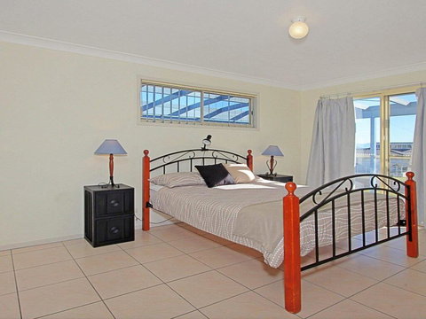 Le Vista - Panoramic Views Looking South - Australia Shopping 2