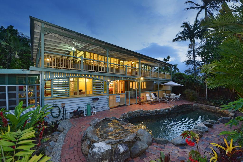 Stratford QLD Accommodation Australia
