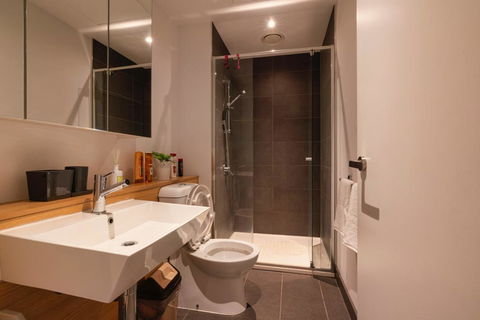 LUXE 2B Apartment Fully Furnished With Pool And Gym - Local Tourism 0