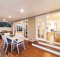 Luxurious Hampton Style 3 Bedroom House - Accommodation Australia
