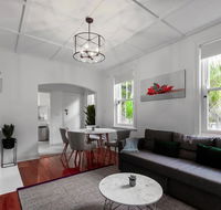 Luxurious Historic Home with Harbour Bridge Views - Accommodation Australia