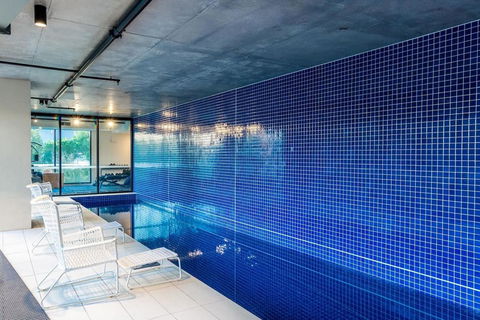 Luxury 2BR Yarra River Views WIFI-Netflix-Pool-Gym - Australia Shopping 0