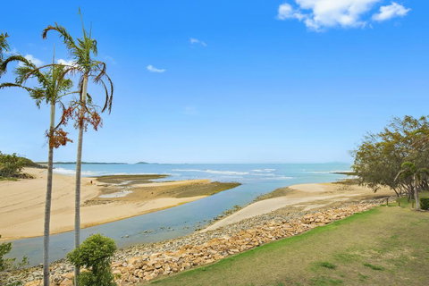 Luxury Beach Unit - Local Tourism 2