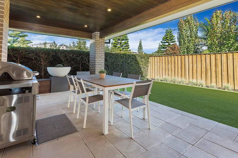 Luxury Brand New Home - Local Tourism 3