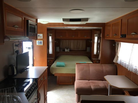 Luxury Caravan - Accommodation Australia 0