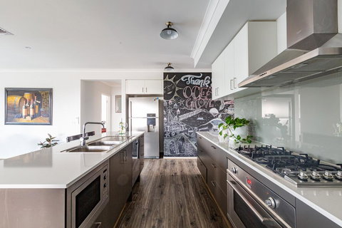 Luxury Escape In Ocean Grove - Accommodation Australia 1