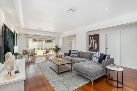 Luxury Family-size Home In Smart Beachside Suburb - Accommodation Australia 0