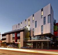 Luxury large modern apartment close to city parks shops and public transport - Bed n Breakfasts