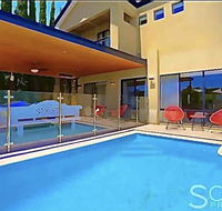 LUXURY VILLA W POOL  SPAS - Accommodation Australia