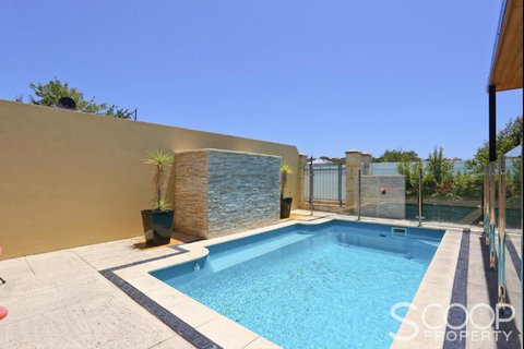 LUXURY VILLA W POOL & SPAS - Local Tourism 2