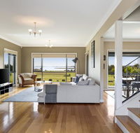 LUXURY WATERFRONT FAMILY HOME-TASMANIA I-L'Abode - Accommodation Australia