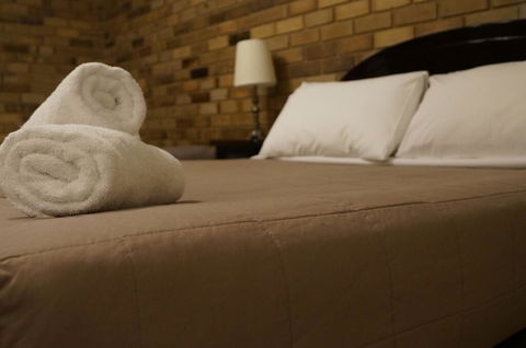 Magdala Motor Lodge & Lakeside Restaurant - Accommodation Australia 1