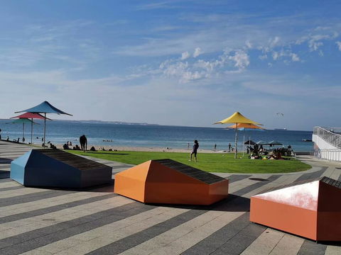 Maggie's Family Retreat - Australia Shopping 2