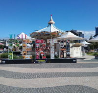 Maggie's Family Retreat - Australia Shopping