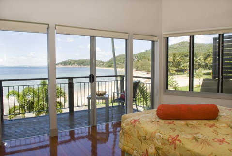 Magnetic Docks Townhouse 1 - Accommodation Australia 3