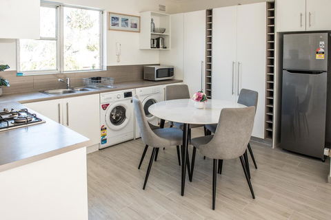 Manly 2 Stay Holiday Apartments - Accommodation Australia 3