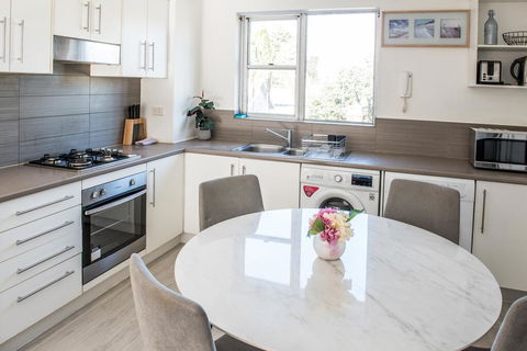 Manly 2 Stay Holiday Apartments - Accommodation Australia 2
