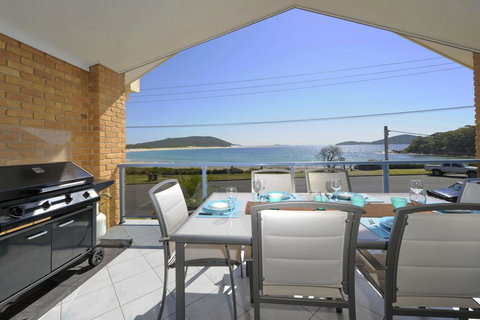 Marine Dr 2/68 - Fingal Bay - Bed n Breakfasts 2