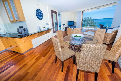 Mariners Rest Unit 3 - Nelson Bay - Bed n Breakfasts 3