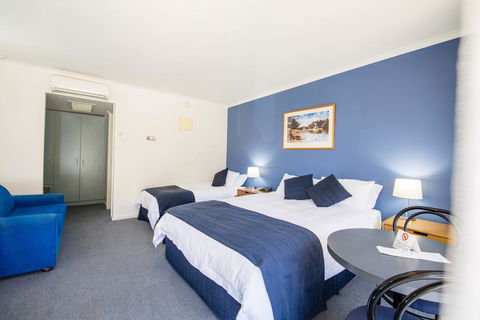 MAS Country Riverboat Lodge Motor Inn - Local Tourism 3
