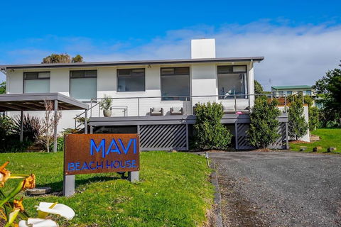 MAVI BEACH HOUSE - Beachfront, Wifi, Views - Accommodation Australia 2