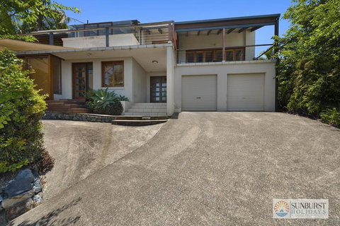 Mcauleys Beach House - Local Tourism 0