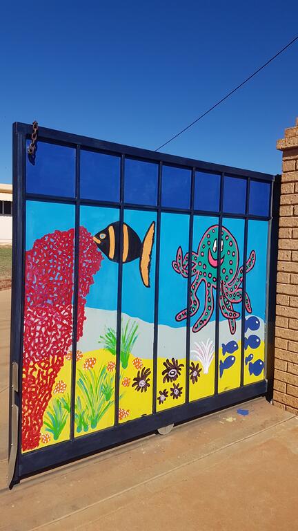 Meekatharra Outback Beach House - Australia Shopping 1