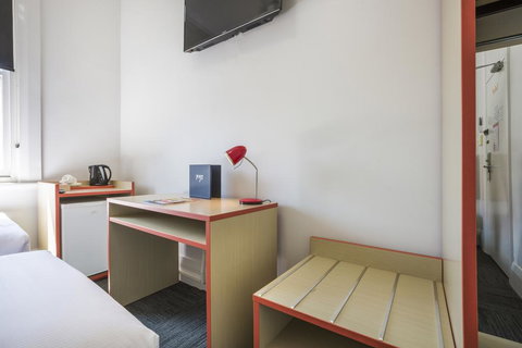 Melton Hotel Auburn - Bed n Breakfasts 2