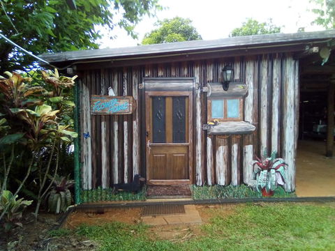 Mena Creek Flower House - Accommodation Australia 1