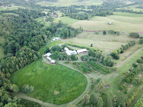 Mena Creek Flower House - Accommodation Australia 3