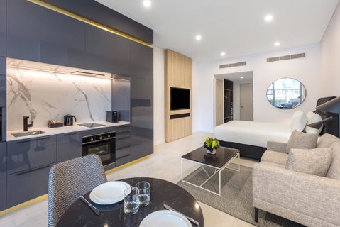 Meriton Suites Broadbeach - Accommodation Australia 2