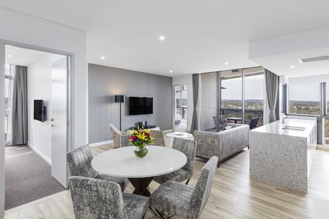 Meriton Suites Church Street, Parramatta - Accommodation Australia 0
