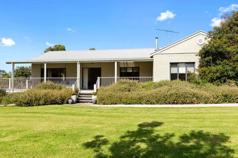 MERMAIDS ON MARENGO - Large Home With Wifi - Accommodation Australia 1
