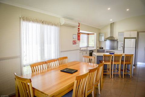 Merry Beach Caravan Park - Accommodation Australia 2