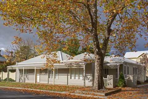 Mews Cottages - Accommodation Australia 0