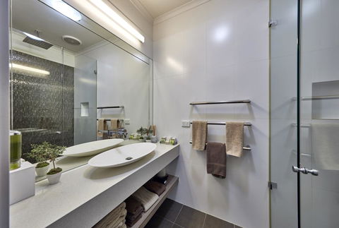Mews Cottages - Accommodation Australia 3