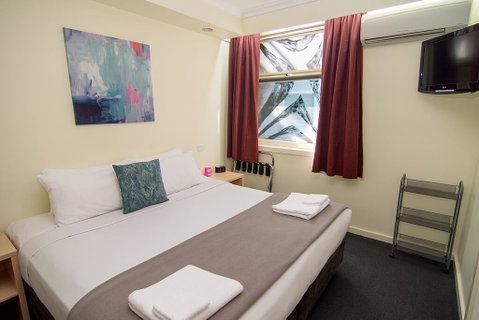Miami Hotel Melbourne - Accommodation Australia 1
