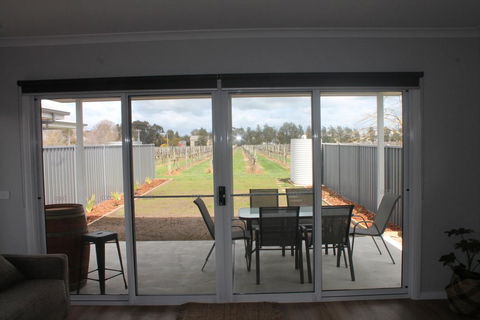 Milawa Vineyard Views - Guesthouse 2 - Accommodation Australia 2