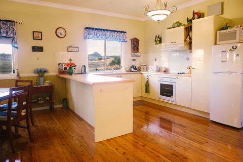 Milford Country Cottages - Accommodation Australia 3