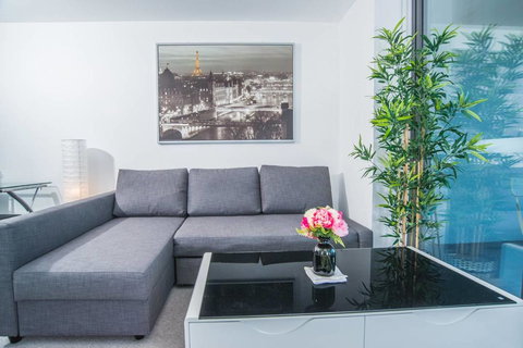 Minimalism Modern Apartment, Waterview, Parking, IGA - Bed n Breakfasts 2