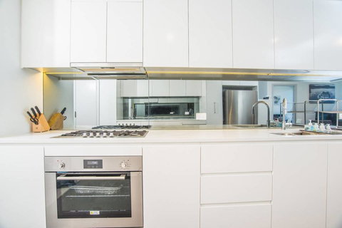 Minimalism Modern Apartment, Waterview, Parking, IGA - Bed n Breakfasts 3